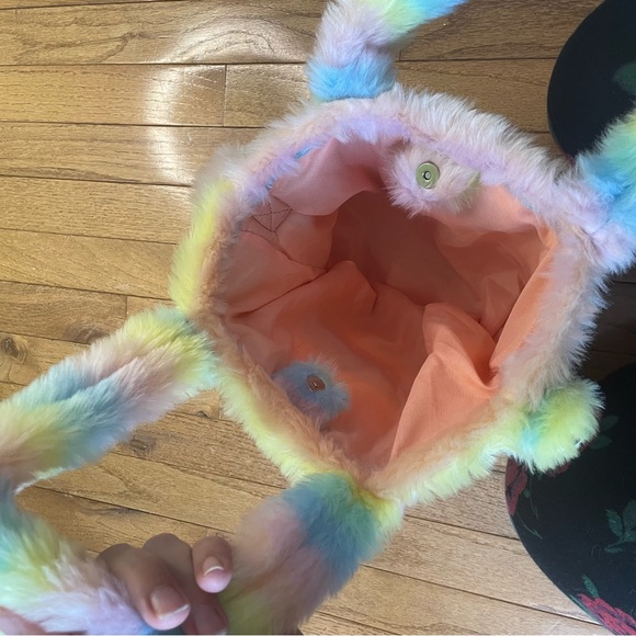 FUZZY FUR PASTEL RAINBOW STRIPED TOTE BAG TRENDY RAVER CYBER - Picture 4 of 4